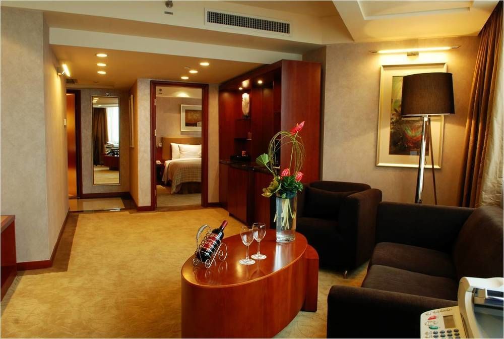 Merryland Traders Hotel Changshu Ngoại thất bức ảnh